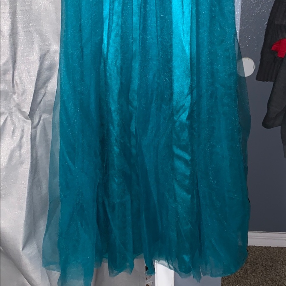 PROM DRESS - Picture 2 of 3